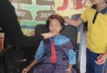 शासकीय प्राथमिक शाला खैरबना में रहस्यमयी बेहोशी, स्कूल में कदम रखते ही छात्राएं हो रहीं बेसुध—मास हिस्टीरिया की आशंका