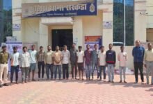 Bilaspur Crime News: एक ही रात में पुलिस ने पकड़े 126 वारंटी, 11 फरार आरोपी भी गिरफ्तार