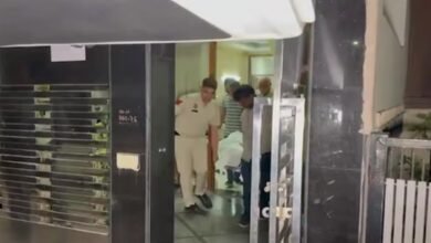 बंद कमरे में मिला खौफनाक मंजर, दो बहनों की लाश; मां अधमरी हालत में मिली