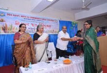 मुख्य अतिथि पुरंदर मिश्रा ने विकास कार्यों के लिए ₹2 लाख देने की घोषणा की, छात्राओं को स्वस्थ जीवनशैली अपनाने की सलाह