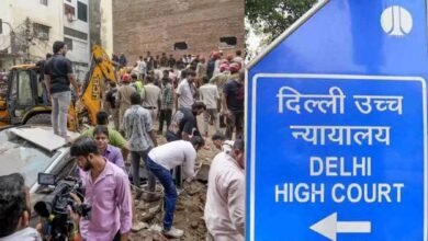 पुलिस को आशंका है कि आरोपी देश से बाहर भागने की कोशिश कर सकता है, इसलिए उसके खिलाफ लुकआउट नोटिस जारी किया गया है।